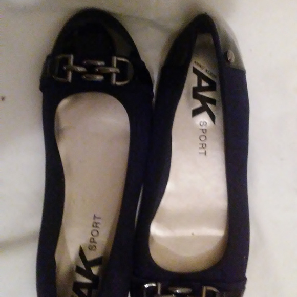 Anne Klein flats - Picture 2 of 4